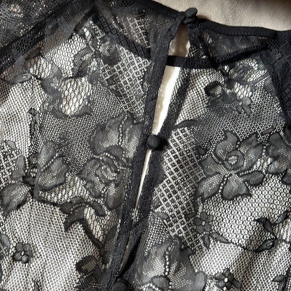 NWT Peplum-style Lace-back Top - Picture 3 of 9